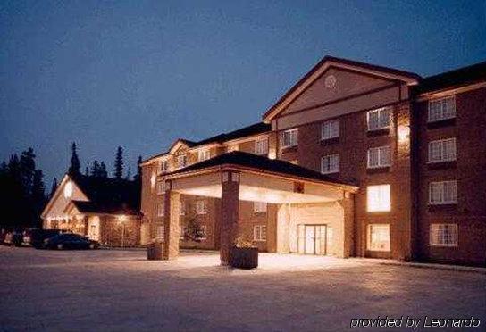 Woodlands Inn & Suites Fort Nelson Luaran gambar