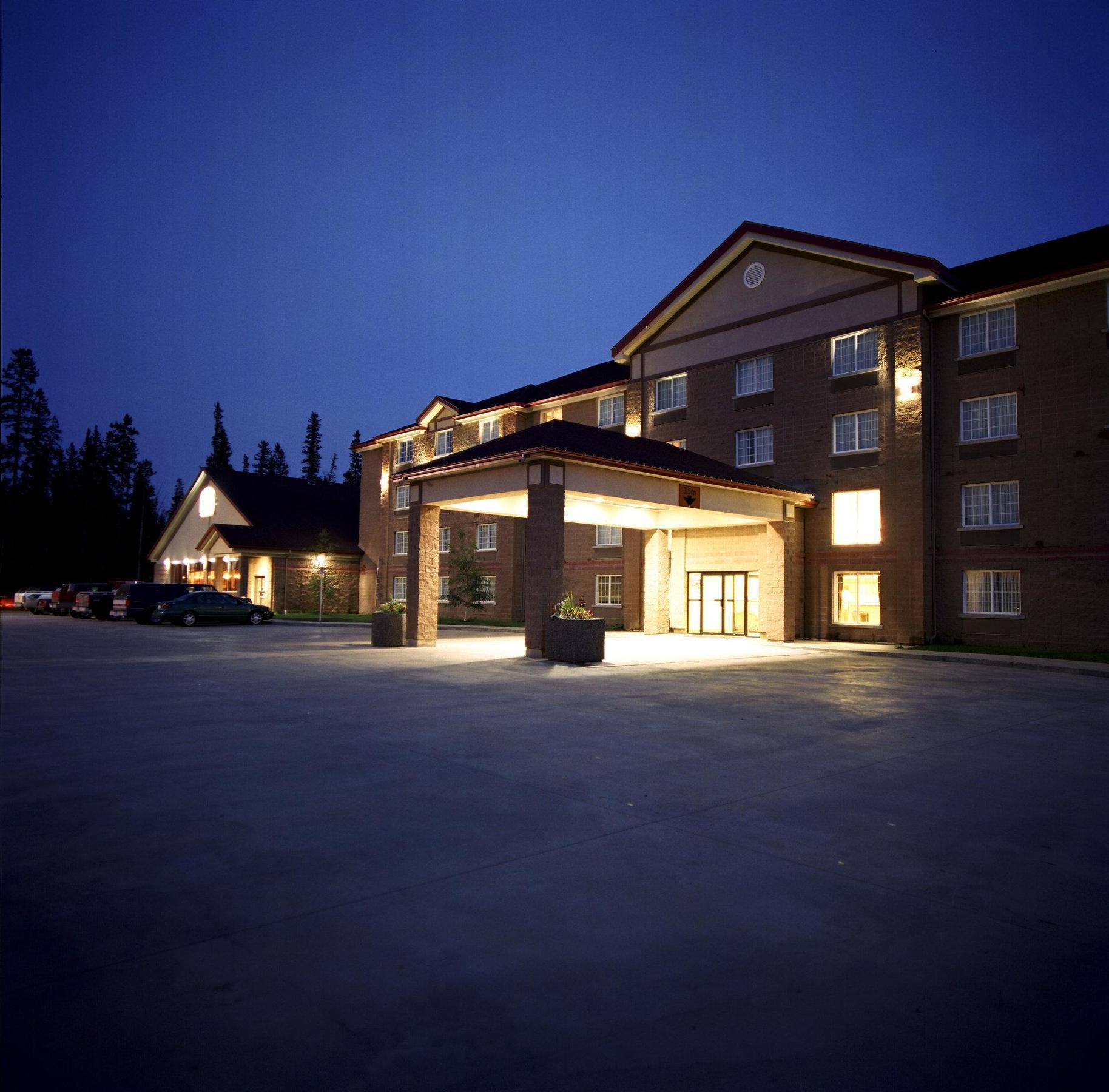 Woodlands Inn & Suites Fort Nelson Luaran gambar