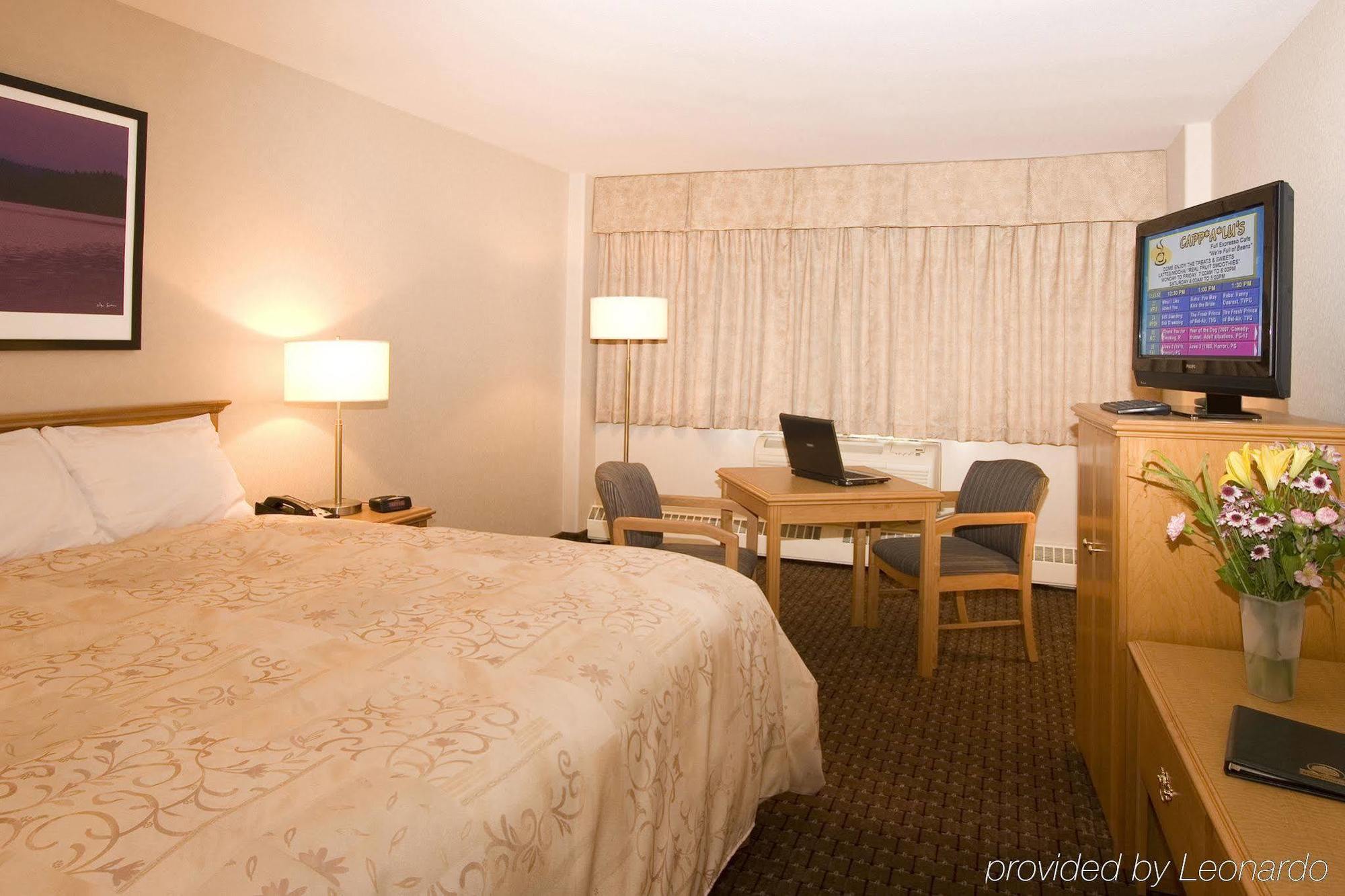 Woodlands Inn & Suites Fort Nelson Luaran gambar