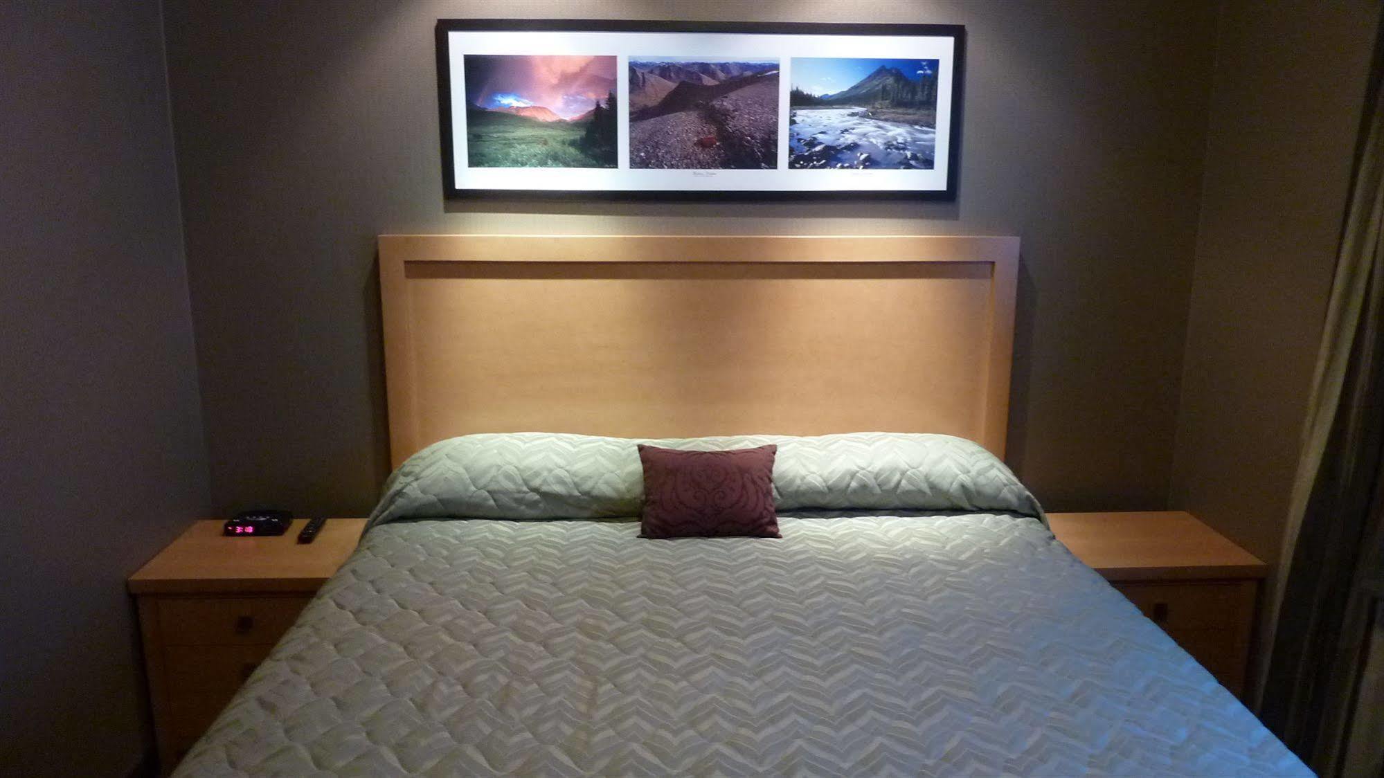 Woodlands Inn & Suites Fort Nelson Luaran gambar
