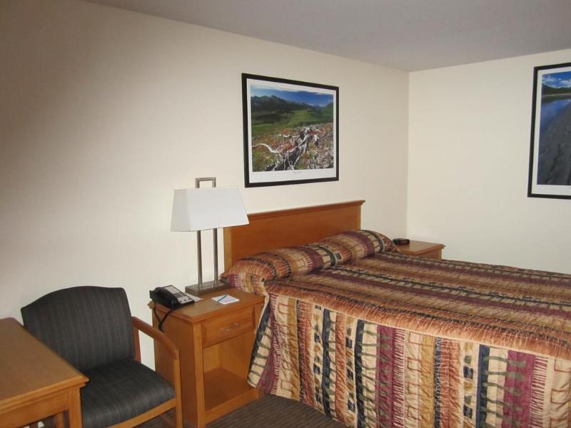 Woodlands Inn & Suites Fort Nelson Luaran gambar