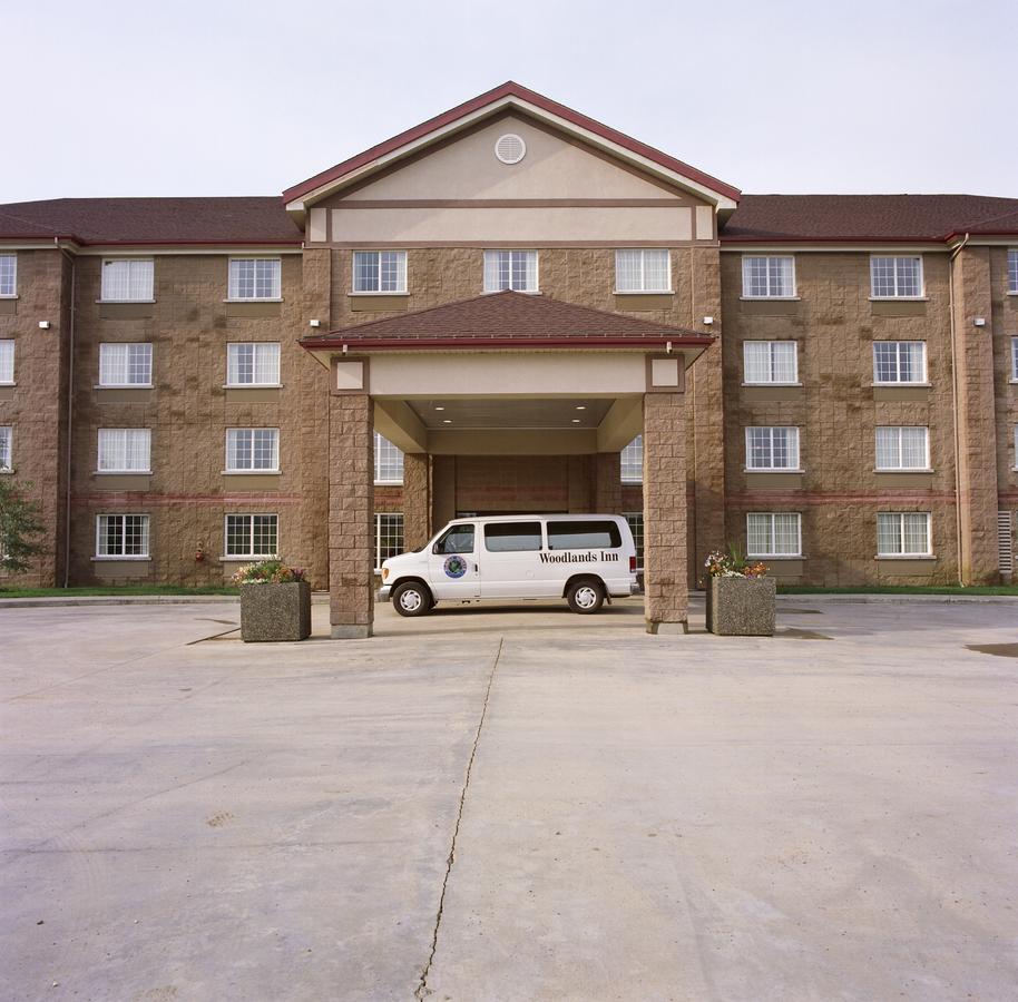 Woodlands Inn & Suites Fort Nelson Luaran gambar